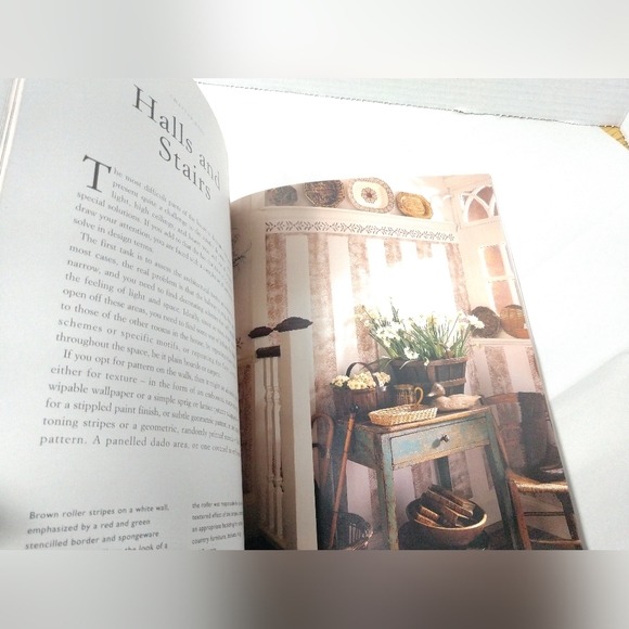 Laura Ashley Decorating With Paper and Paint Guide To Home Decorating Book - Picture 5 of 13